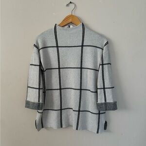 TAHARI (S) silver/ black plaid square grid mock neck pullover sweater